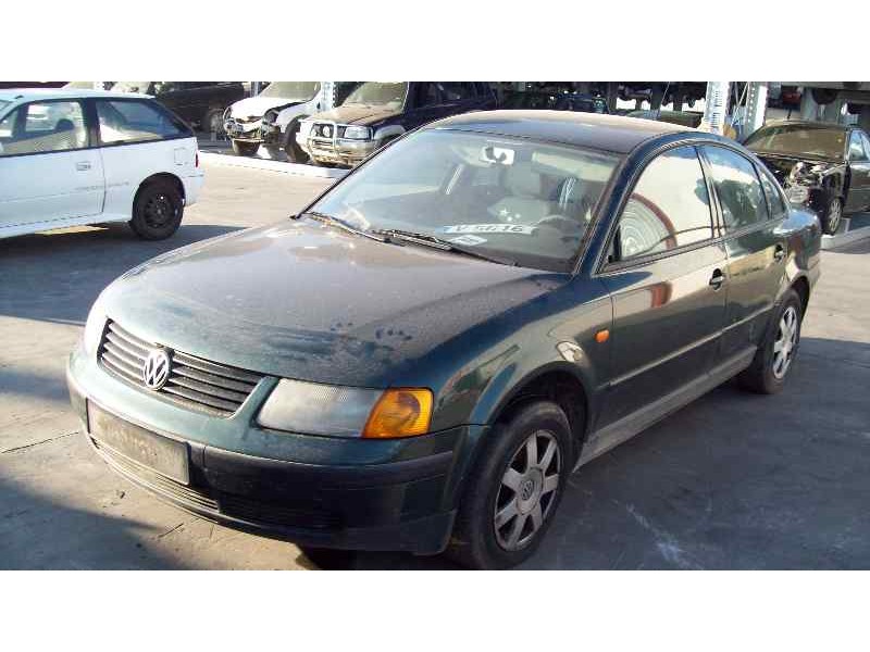 VOLKSWAGEN PASSAT BERLINA (3B2)