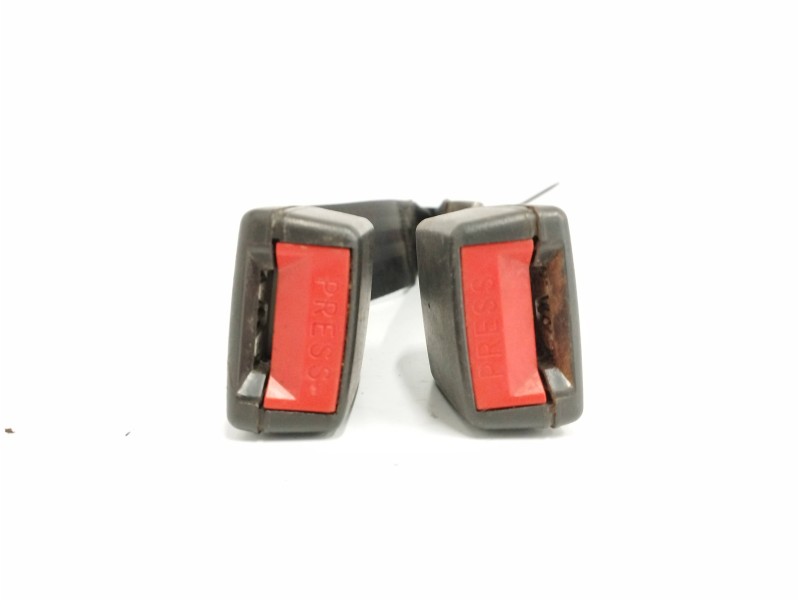 Recambio de enganche cinturon izquierdo para dfsk v22 1.3 cc referencia OEM IAM DFYA2018 TRASERO 8212020 Recambio de enganche cinturon izquierdo para dfsk v22 1.3 cc referencia OEM IAM DFYA2018 TRASERO 8212020