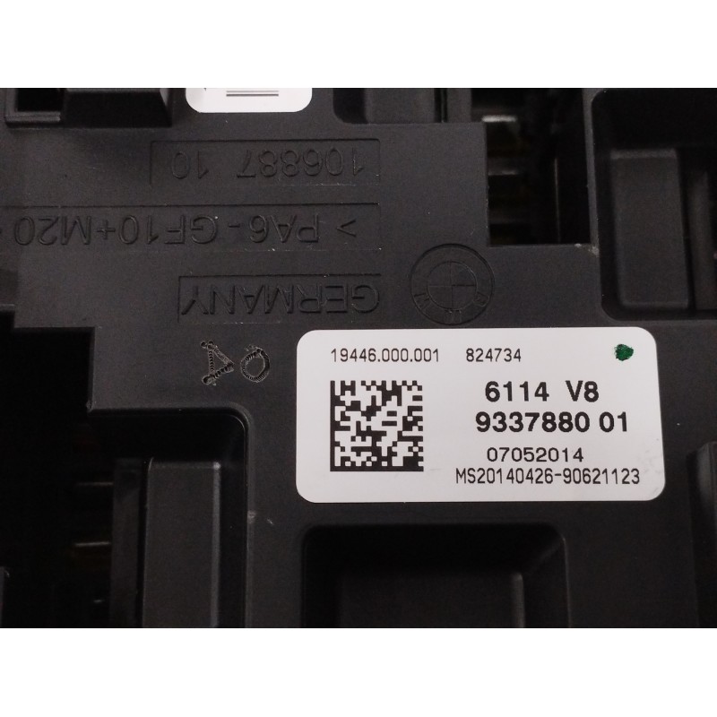 CAJA RELES / FUSIBLES 9337880