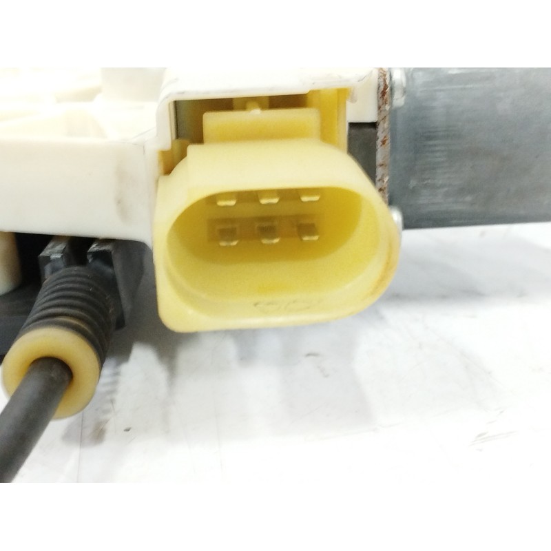 ELEVALUNAS DELANTERO IZQUIERDO 6M2114A389B