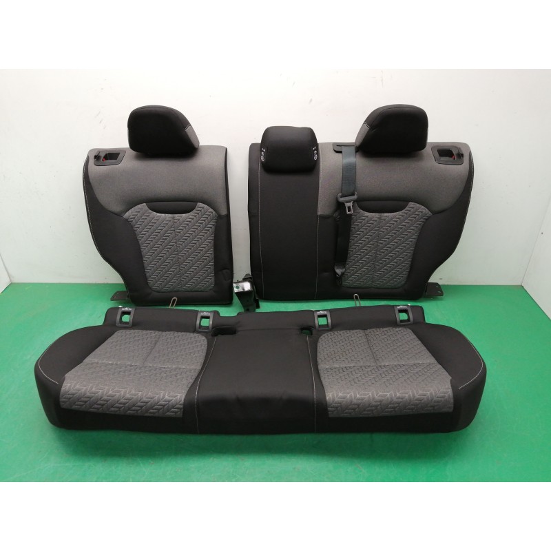 Recambio de asientos traseros para renault kadjar 1.3 tce referencia OEM IAM   