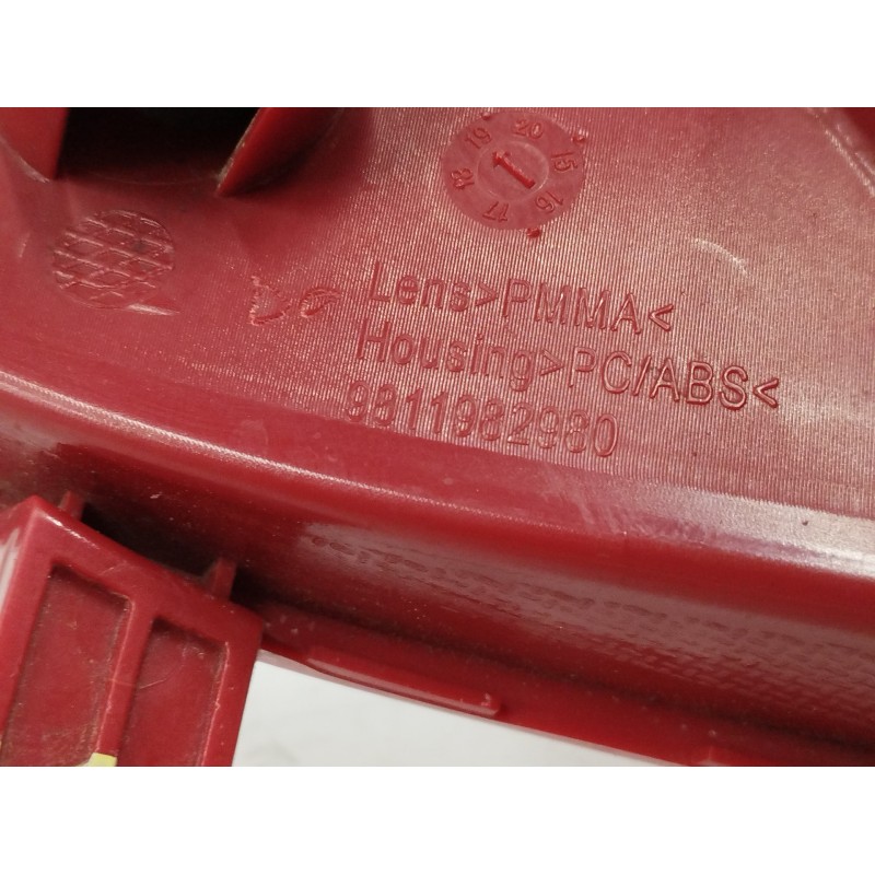 PILOTO TRASERO IZQUIERDO PARAGOLPES