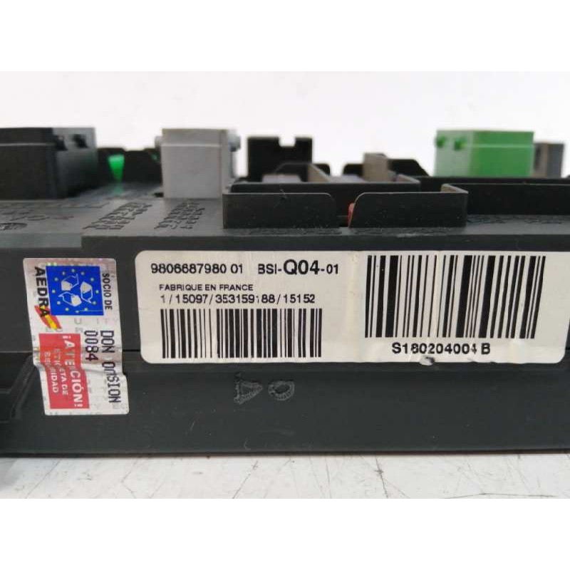 CAJA RELES / FUSIBLES S180204004B