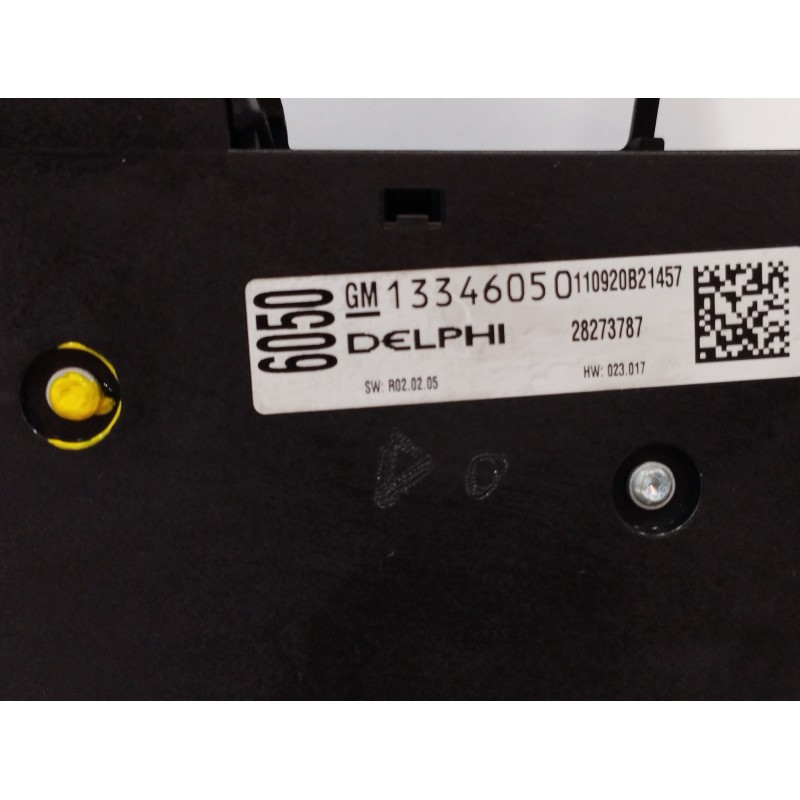 SISTEMA AUDIO / RADIO CD CONTROLES RADIO