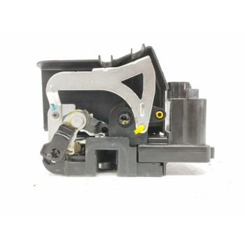 Recambio de cerradura puerta trasera derecha para ssangyong rodius 2.7 turbodiesel cat referencia OEM IAM   