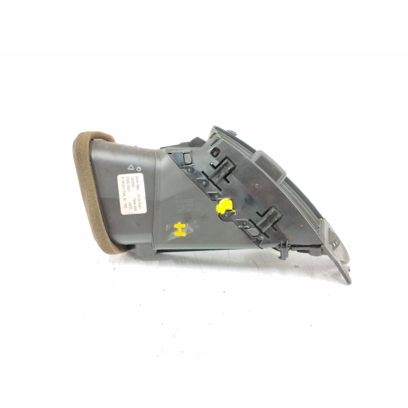 REJILLA AIREADORA CENTRAL IZQUIERDA