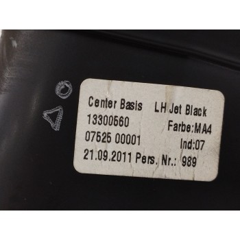 Recambio de rejilla aireadora para opel astra j sports tourer 1.7 16v cdti referencia OEM IAM 13300560 CENTRAL IZQUIERDA 