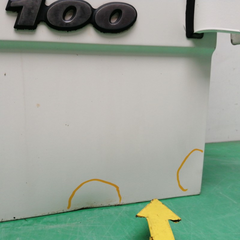 PORTON TRASERO DERECHO DAÑADA