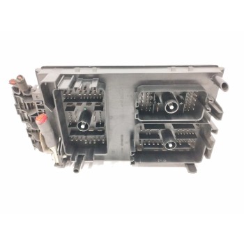 Recambio de caja reles / fusibles para opel astra j sports tourer 1.7 16v cdti referencia OEM IAM 13343765  