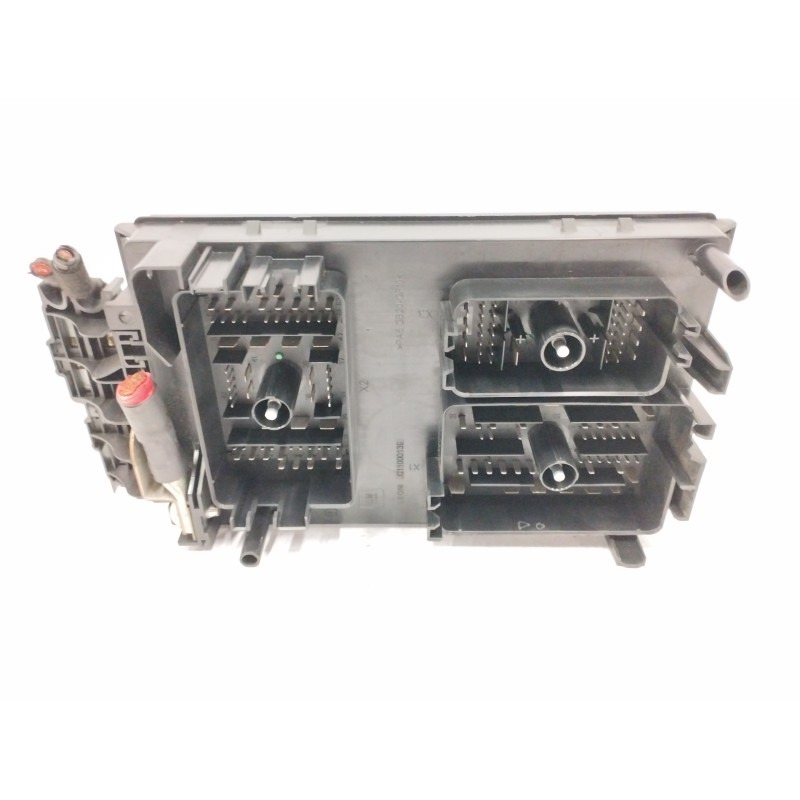 CAJA RELES / FUSIBLES