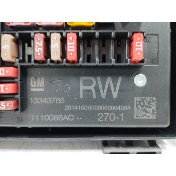 Recambio de caja reles / fusibles para opel astra j sports tourer 1.7 16v cdti referencia OEM IAM 13343765  