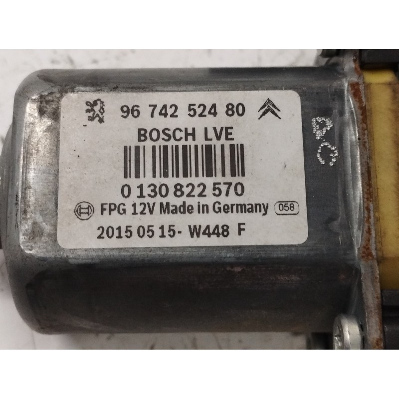 ELEVALUNAS DELANTERO DERECHO