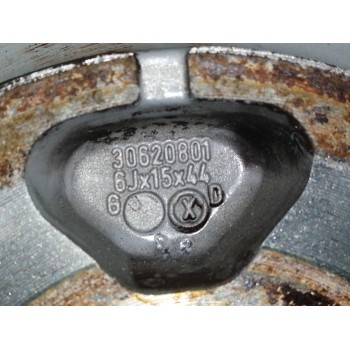 Recambio de llanta para volvo s40 berlina 1.6 cat referencia OEM IAM 30620801 6JX15X44 