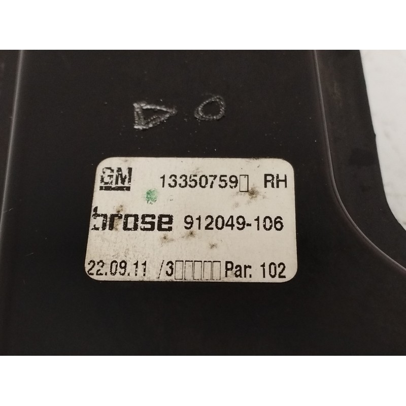 ELEVALUNAS DELANTERO DERECHO