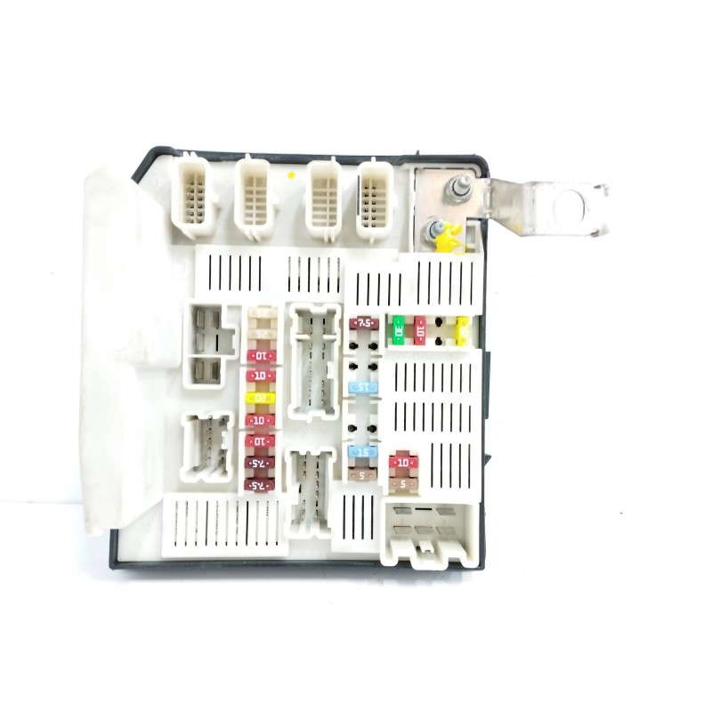 Recambio de caja reles / fusibles para renault megane ii coupe/cabrio 1.6 16v referencia OEM IAM 8200481867  