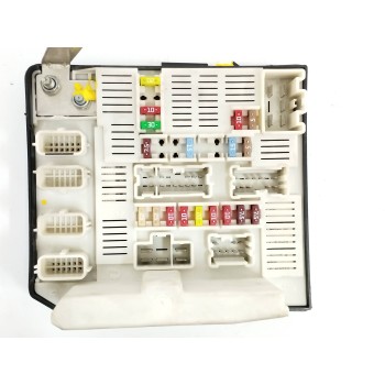 Recambio de caja reles / fusibles para renault megane ii coupe/cabrio 1.6 16v referencia OEM IAM 8200481867  