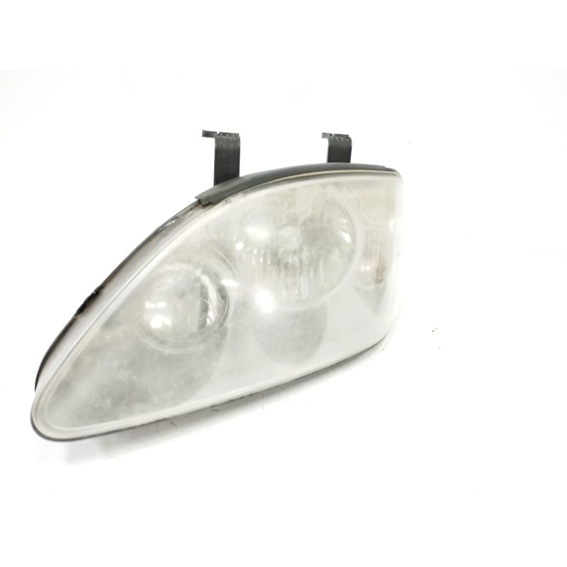 Recambio de faro izquierdo para ssangyong rodius 2.7 turbodiesel cat referencia OEM IAM 8310121305 PARA PULIR 