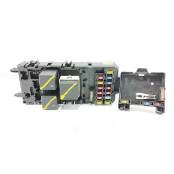 Recambio de caja reles / fusibles para volvo v40 familiar 1.6 cat referencia OEM IAM 30865169  