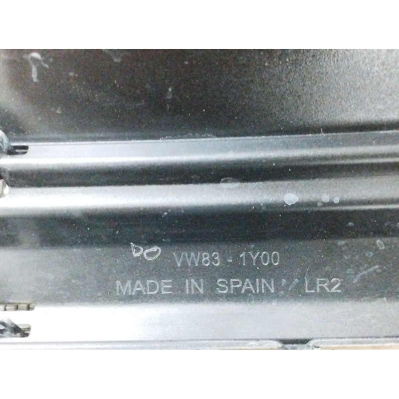 REJILLA DELANTERA SIN SOPORTE 7C0853651A