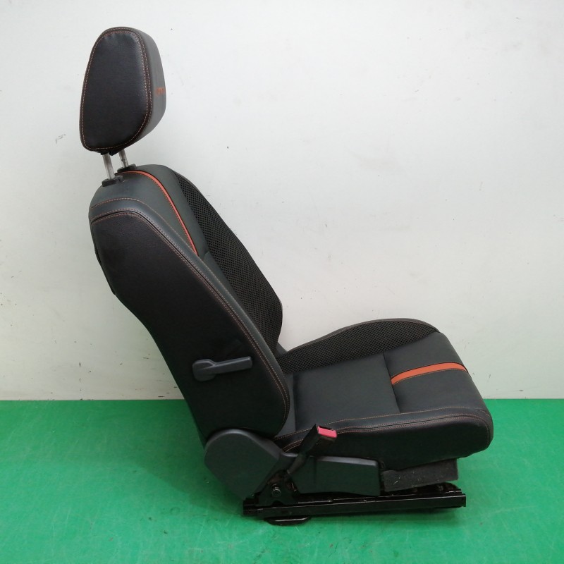 ASIENTO DELANTERO IZQUIERDO PROTECTOR SALTADO