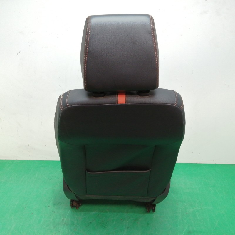 ASIENTO DELANTERO IZQUIERDO PROTECTOR SALTADO