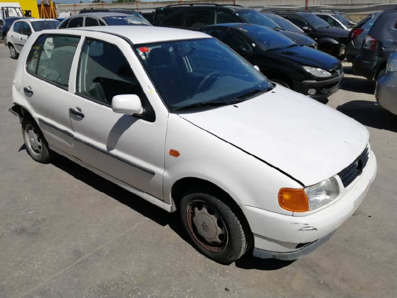 VOLKSWAGEN POLO BERLINA (6N1)
