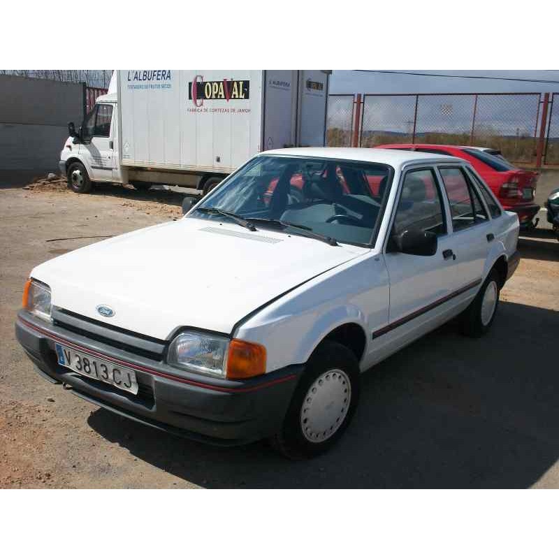 ford escort berlina del año 1987