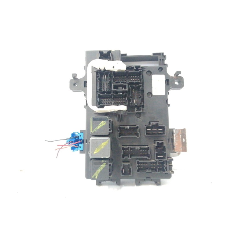 CAJA RELES / FUSIBLES