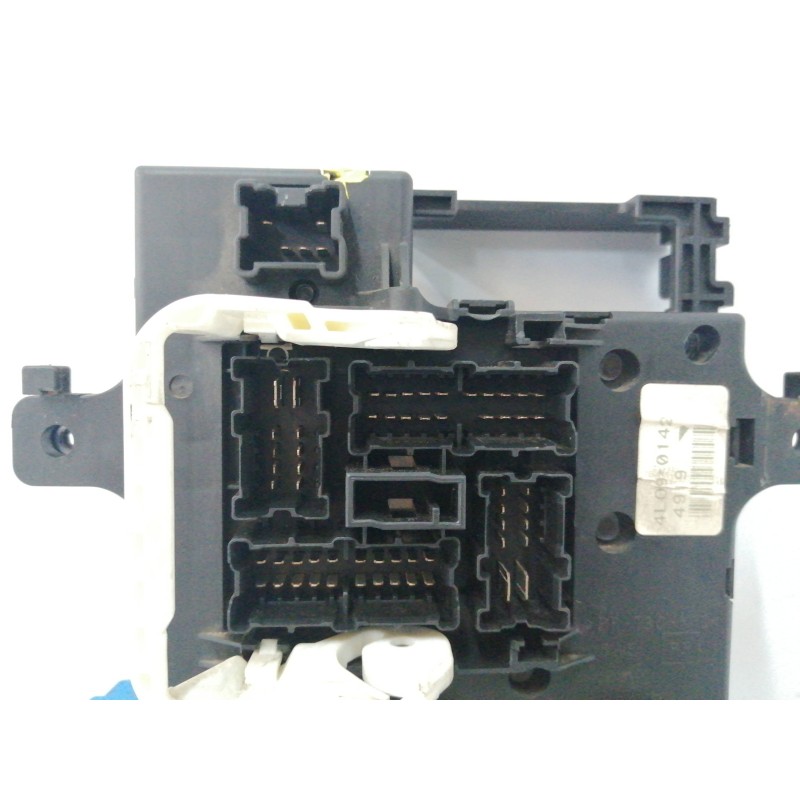 CAJA RELES / FUSIBLES