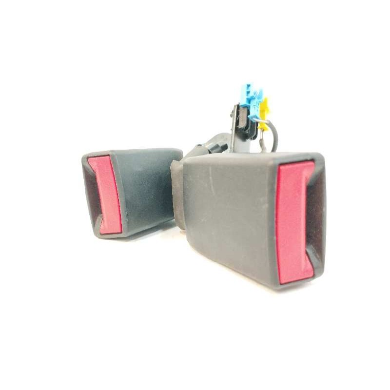 Recambio de enganche cinturon derecho para infiniti qx30 2.2 d awd referencia OEM IAM A1766600469 TRASERO 