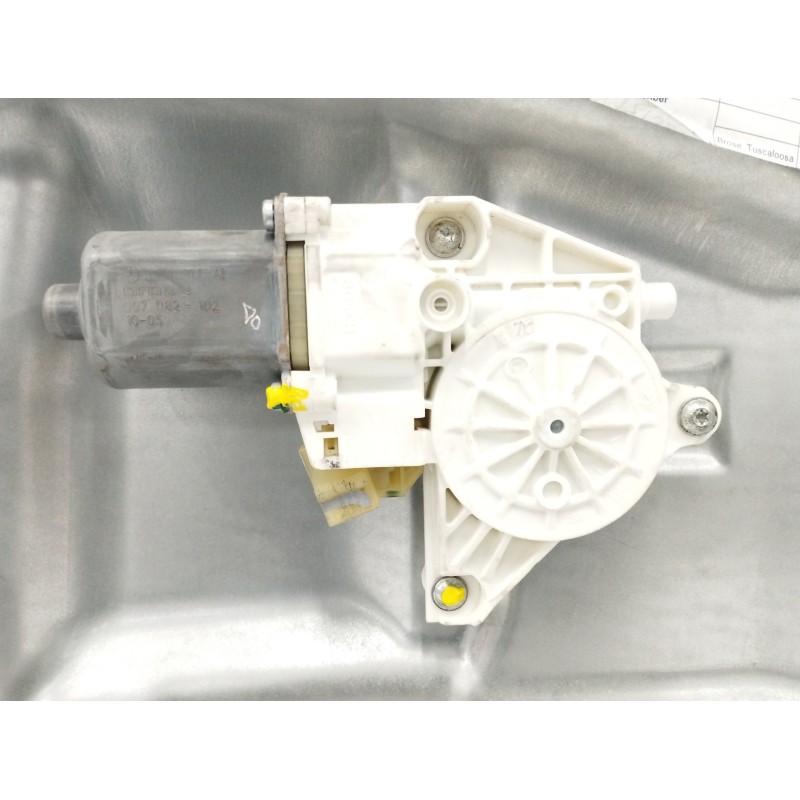 ELEVALUNAS DELANTERO IZQUIERDO