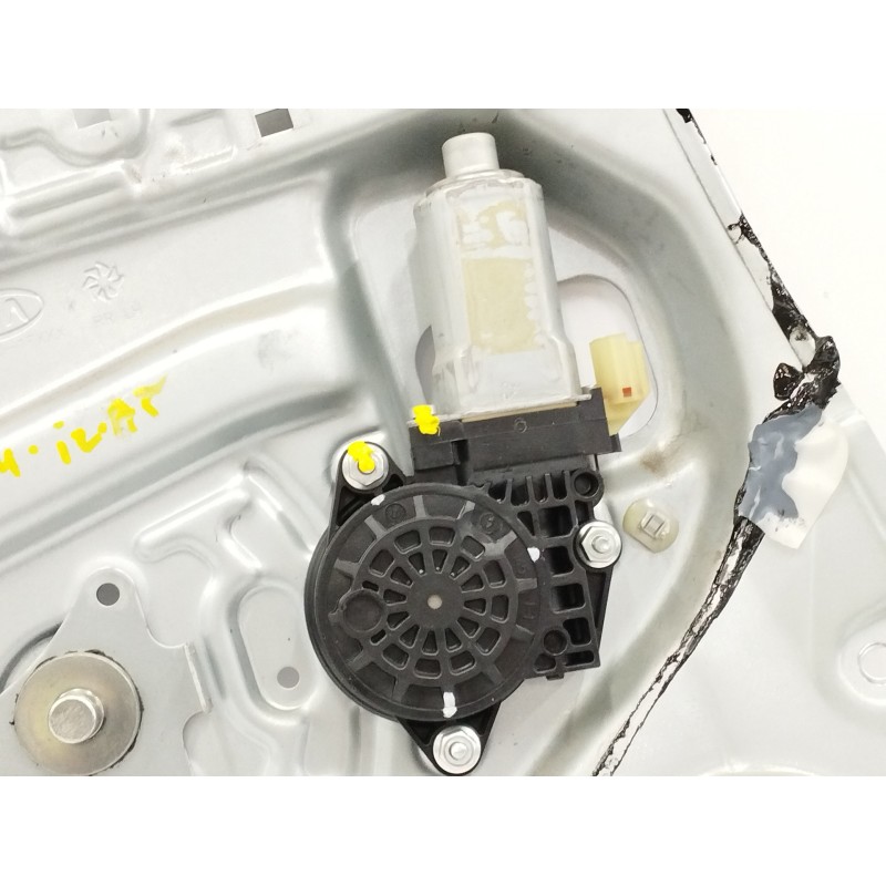 ELEVALUNAS TRASERO IZQUIERDO 834701FXXX