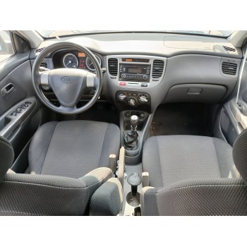 kia rio del año 2005