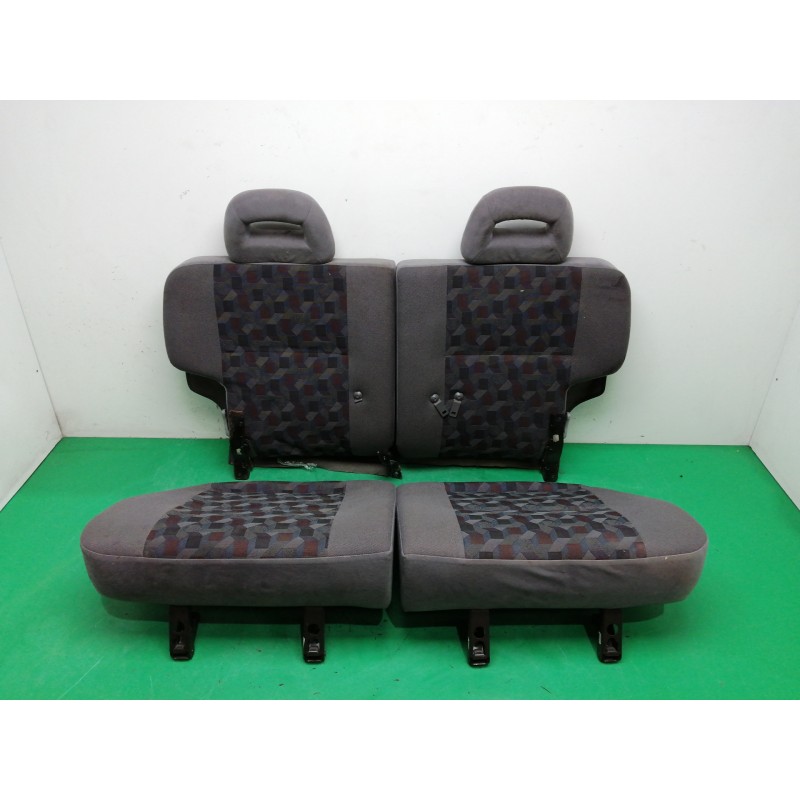 Recambio de asientos traseros para nissan terrano/terrano.ii (r20) comfort referencia OEM IAM  3 PUERTAS 