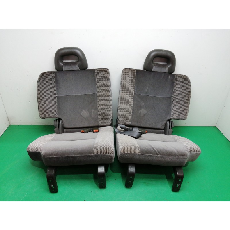 Recambio de asientos traseros para nissan terrano/terrano.ii (r20) 2.7 turbodiesel referencia OEM IAM  TERCERA FILA 
