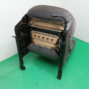 Recambio de asiento delantero derecho para nissan terrano/terrano.ii (r20) 2.7 turbodiesel referencia OEM IAM   