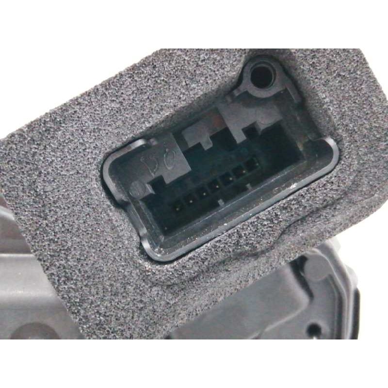 CERRADURA PUERTA TRASERA DERECHA