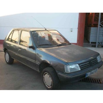 peugeot 205 berlina del año 1983