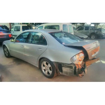 mercedes-benz clase e (w211) berlina del año 2002