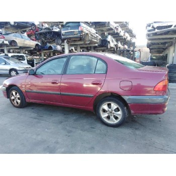 toyota avensis berlina (t 22) del año 1999