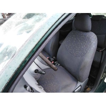 toyota yaris (_p1_) del año 2002