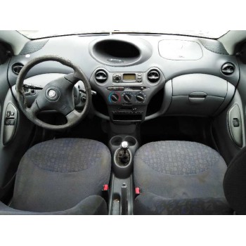toyota yaris (_p1_) del año 2002