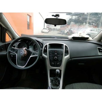 opel astra j lim. del año 2012