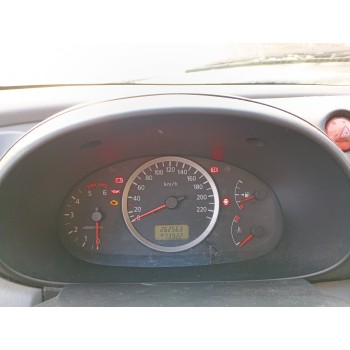 nissan almera tino (v10) del año 2004