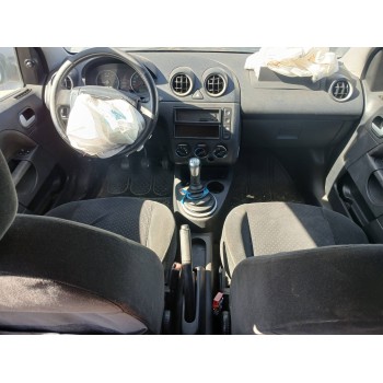 ford fiesta (cbk) del año 2004