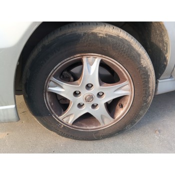 nissan almera tino (v10) del año 2004