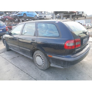 volvo v40 familiar del año 2004