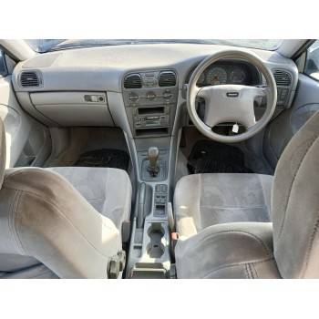 volvo v40 familiar del año 2004