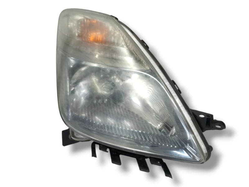 Recambio de faro derecho para toyota prius (nhw20) 1.5 cat referencia OEM IAM  PARA PULIR 