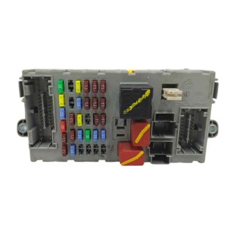 CAJA RELES / FUSIBLES 1361296080 